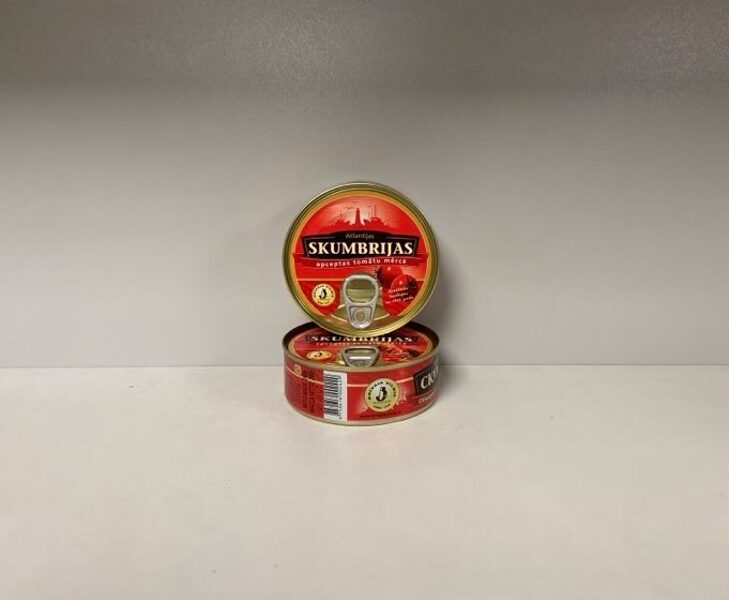 Atlantijas skumbrijas apceptas tomātu mērcē