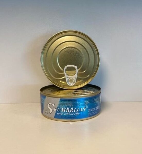 Skumbrijas savā sulā ar eļļu